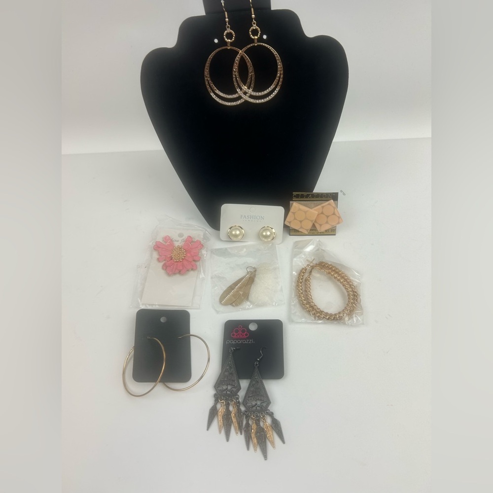 Earring lot